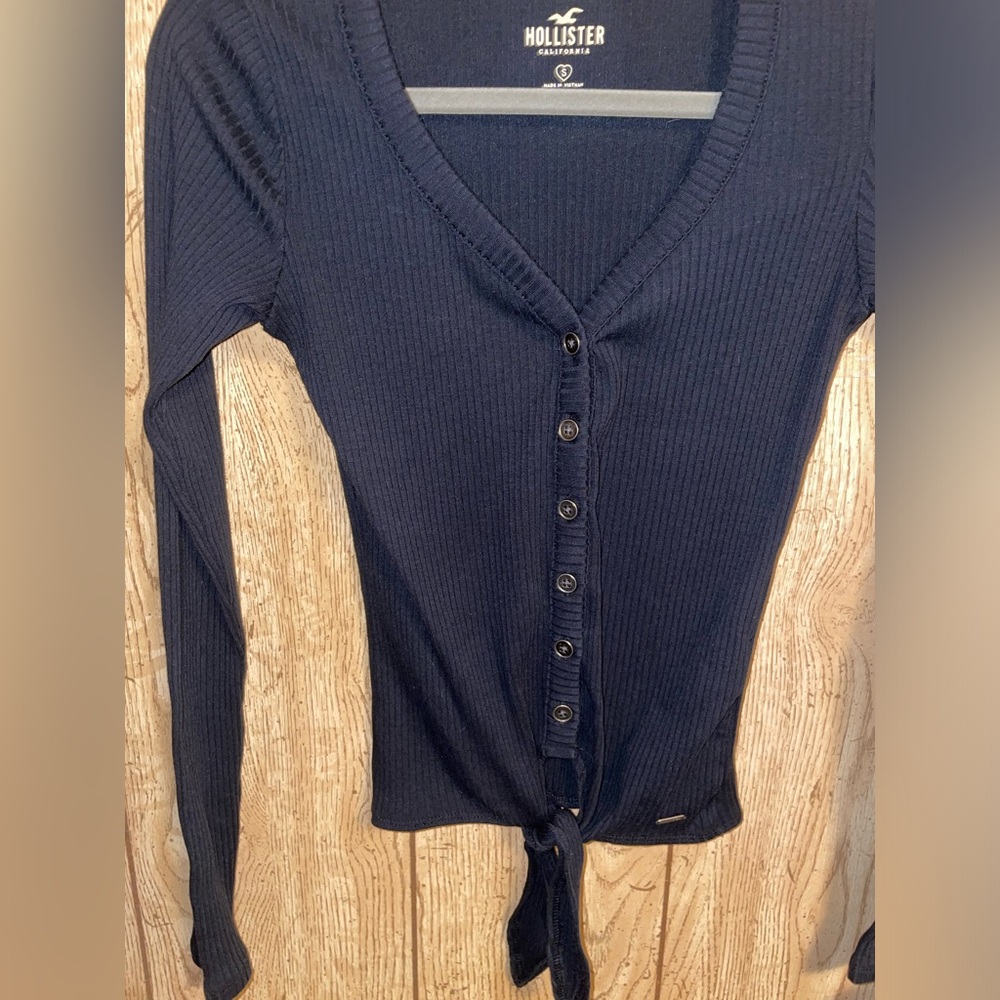 *NWOT* Hollister Small Black Ribbed Button Down Knot Tie Front Long Sleeve Top